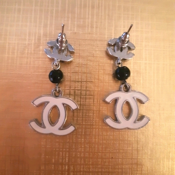 RE-POSHING BRAND NEW - Black & White Earrings - Picture 3 of 4